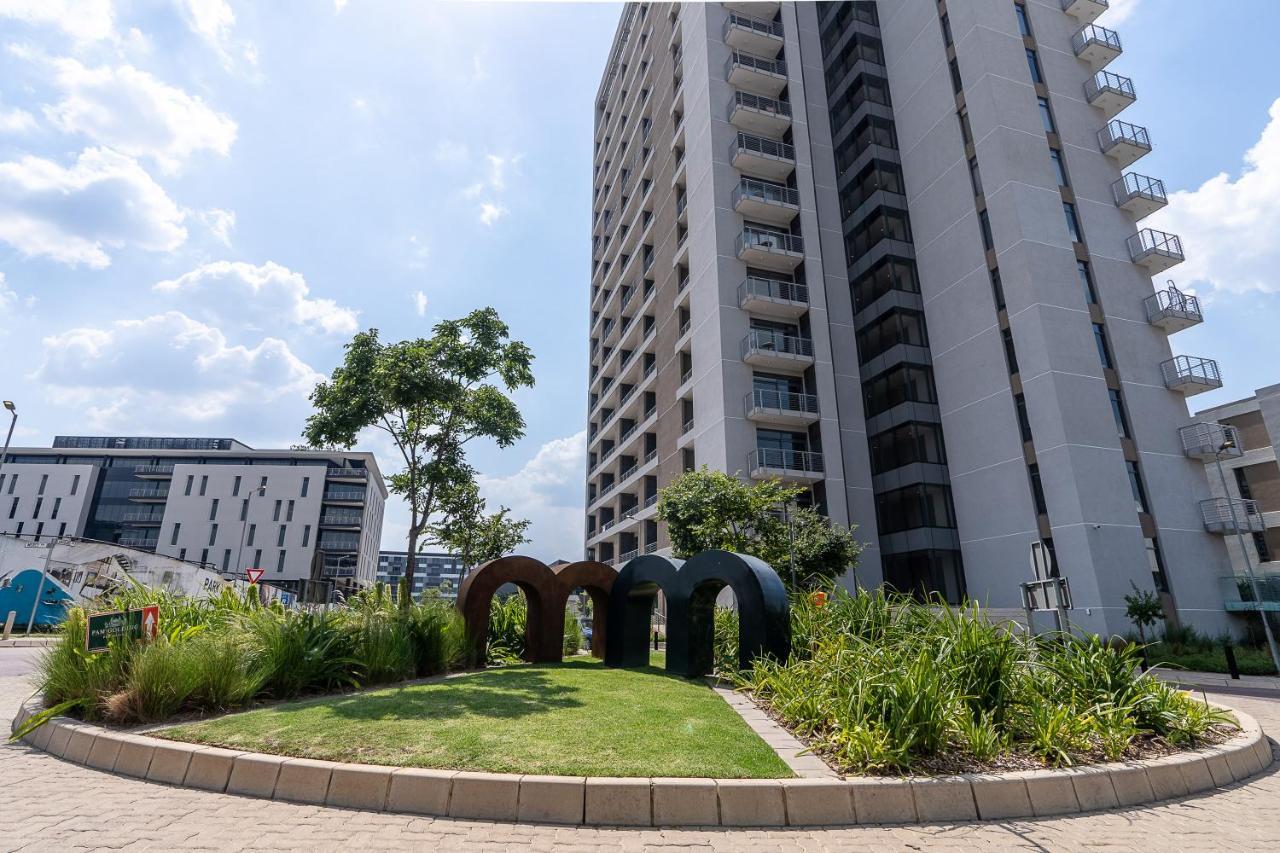 Top Floor Menlyn Maine Studio Apartment With Stunning Views & No Load Shedding Pretoria Luaran gambar