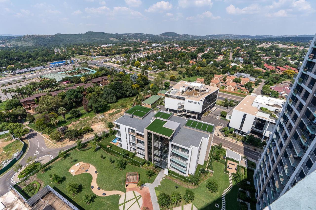 Top Floor Menlyn Maine Studio Apartment With Stunning Views & No Load Shedding Pretoria Luaran gambar